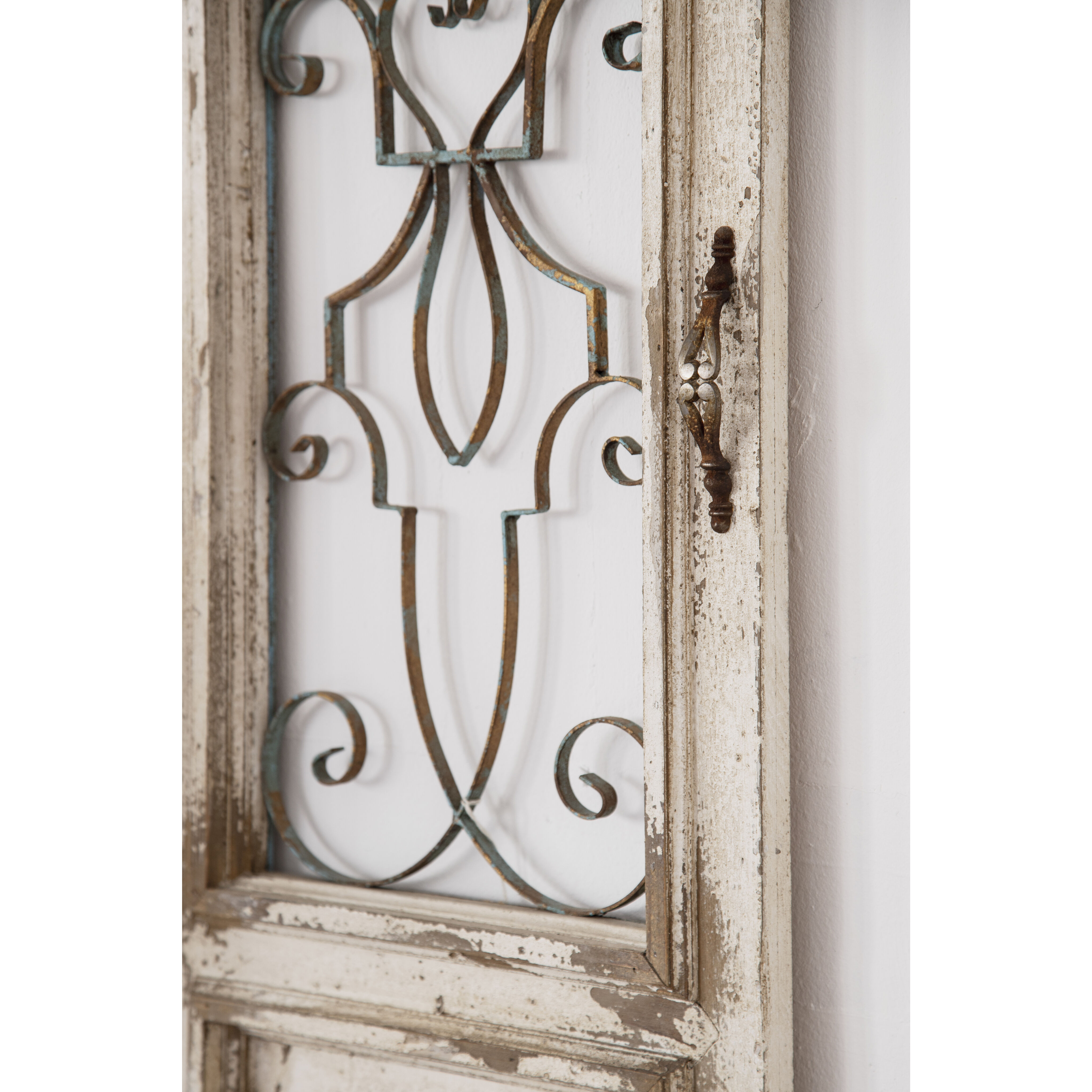 Chalet Distressed White Wall Décor