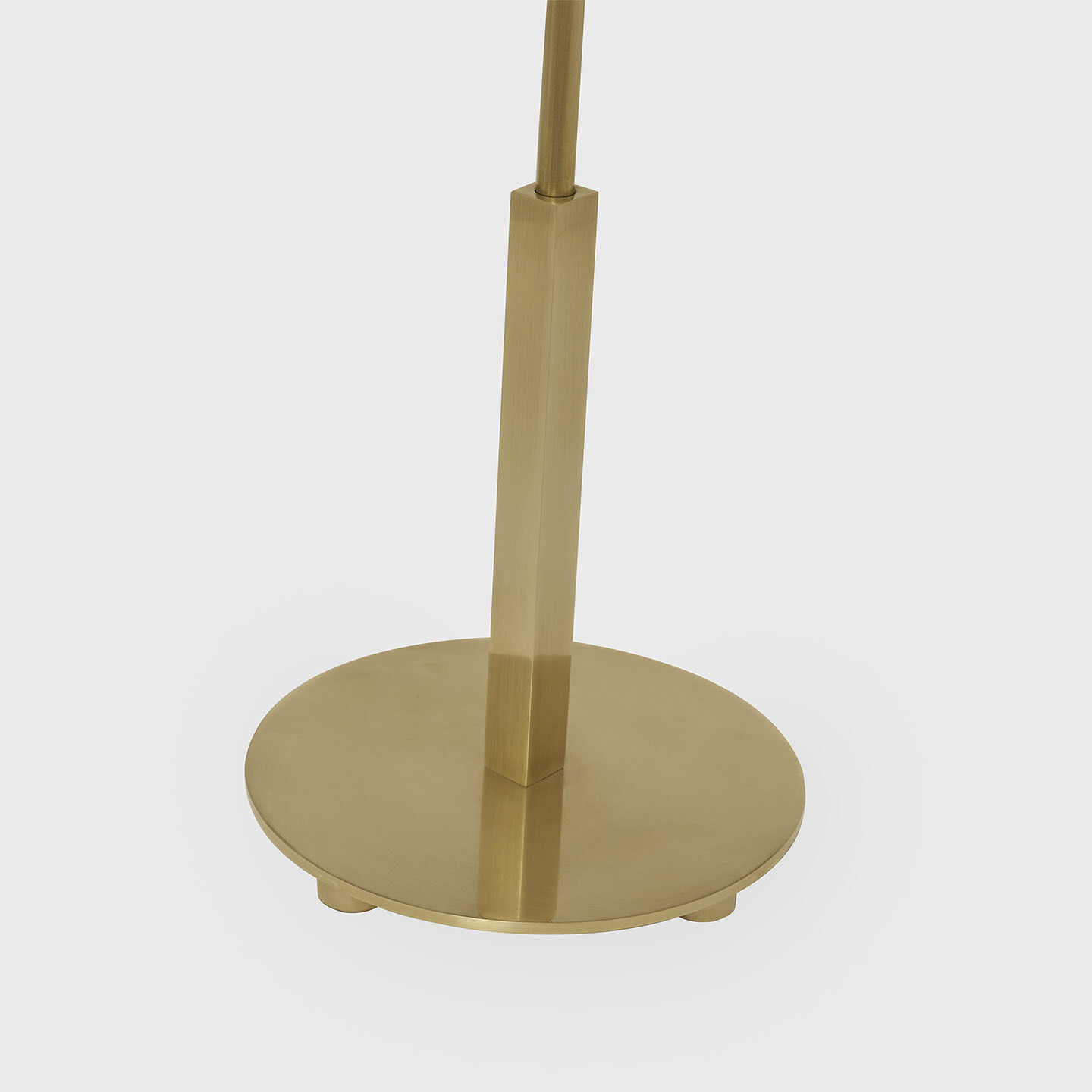 J. Randall Powers Hackney 31.75 inch 40 watt Hand-Rubbed Antique Brass Buffet Lamp Portable Light in Linen