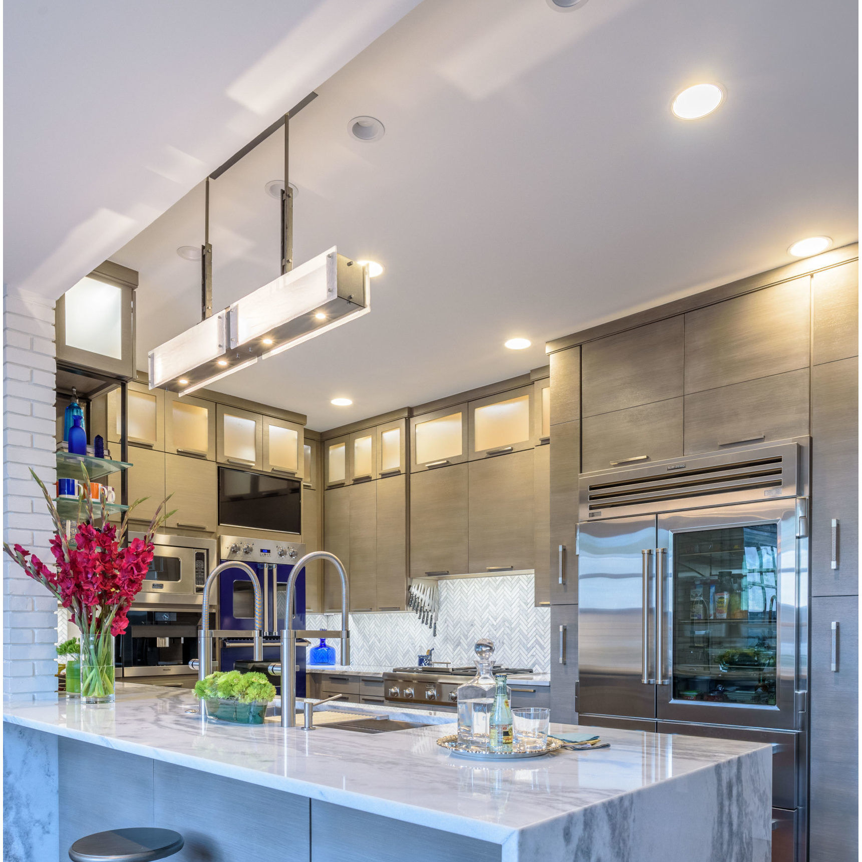 Urban Loft LED Graphite Linear Pendant Ceiling Light in 3000K LED, Frosted Granite, Trestle