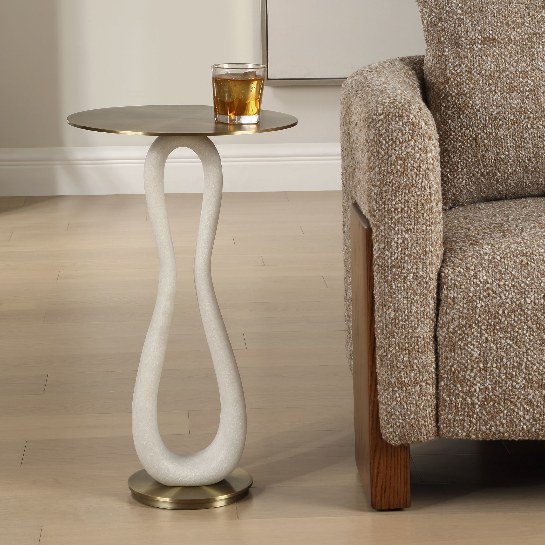 Sonia 23.25 X 14 inch Brass, White Accent Table
