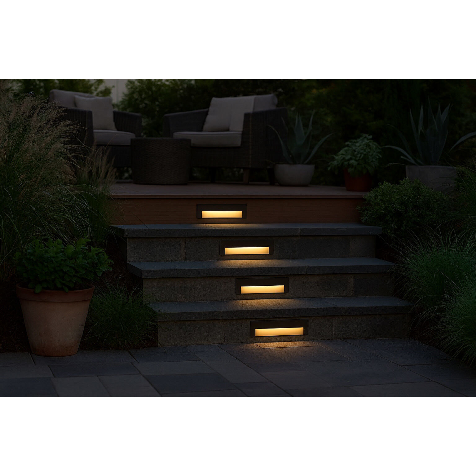 Taper 12v 2.50 watt Bronze Landscape Deck Sconce, Horizontal