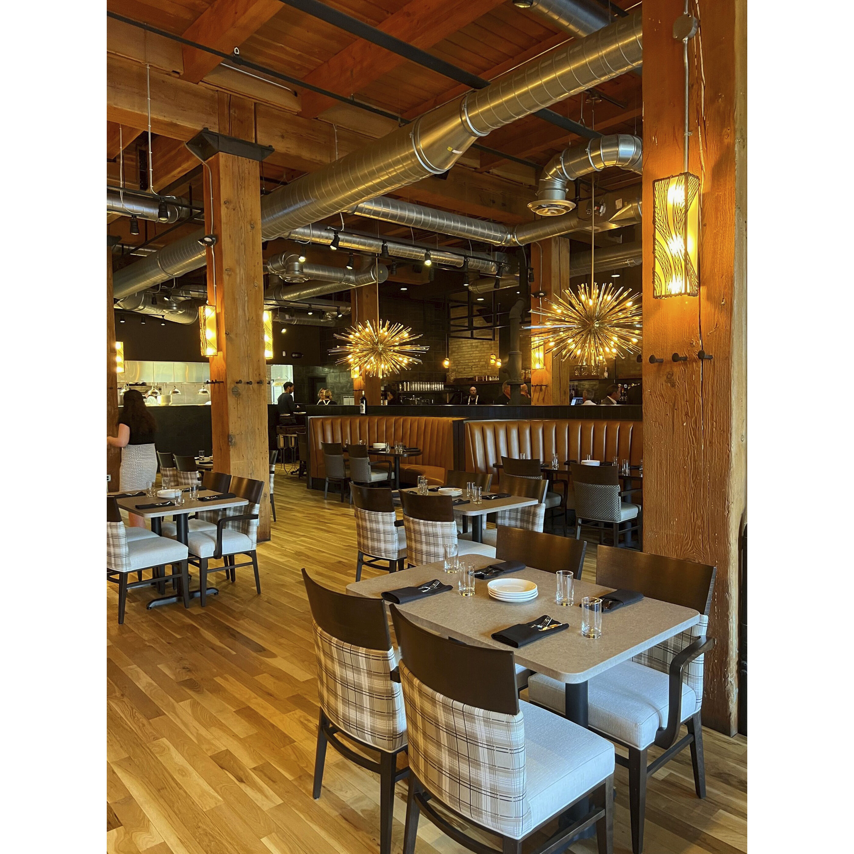 Flow Wall Sconce Wall Light in 2, Hammered Ore