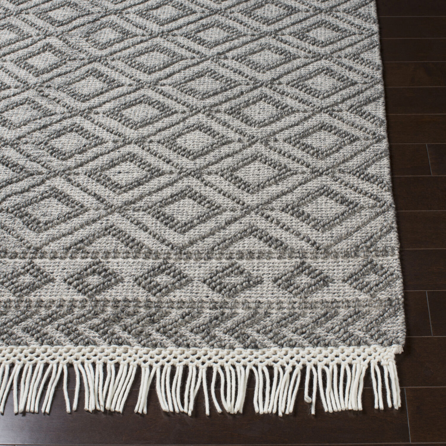 Farmhouse Tassels 120 X 96 inch Black/White Handmade Rug in 8 x 10