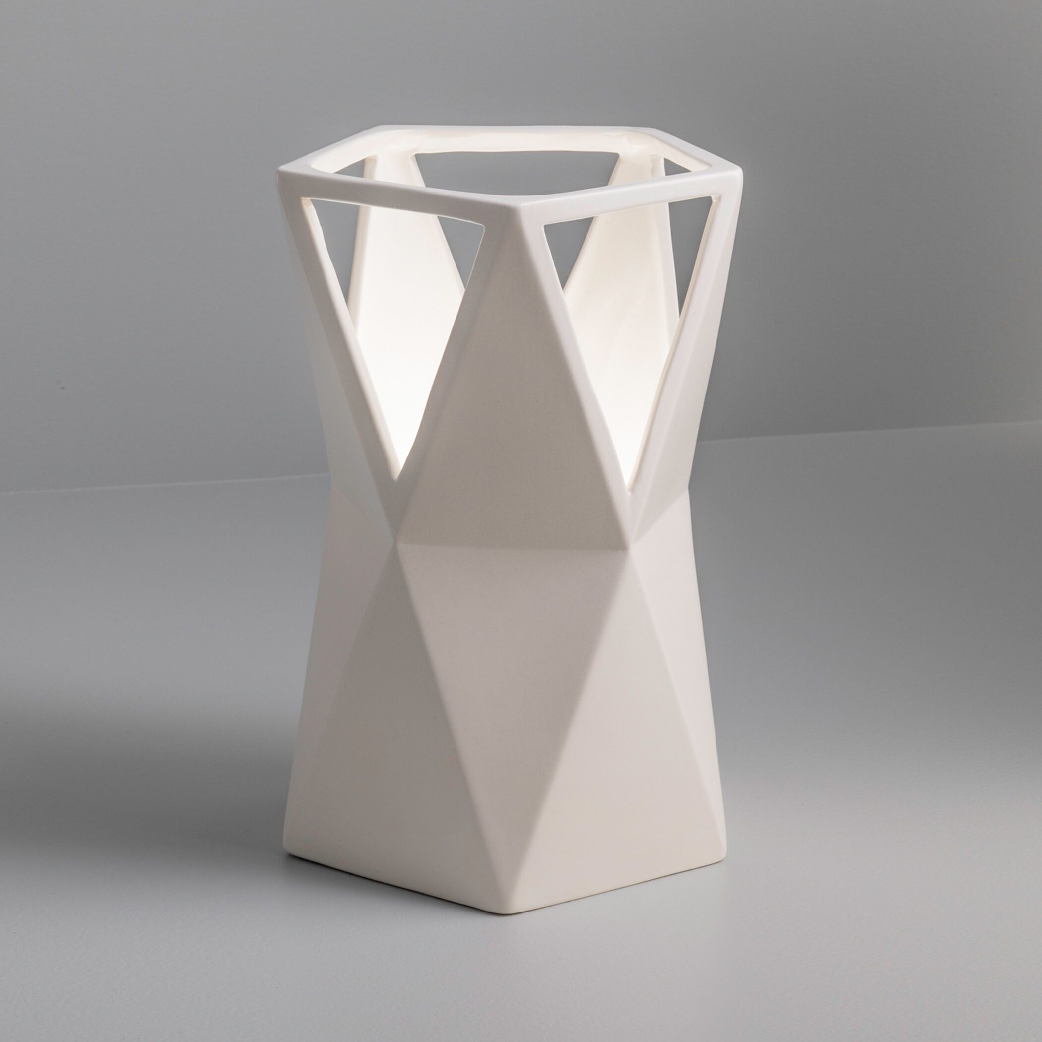 Portable 11.75 inch 60 watt Matte White Table Lamp Portable Light