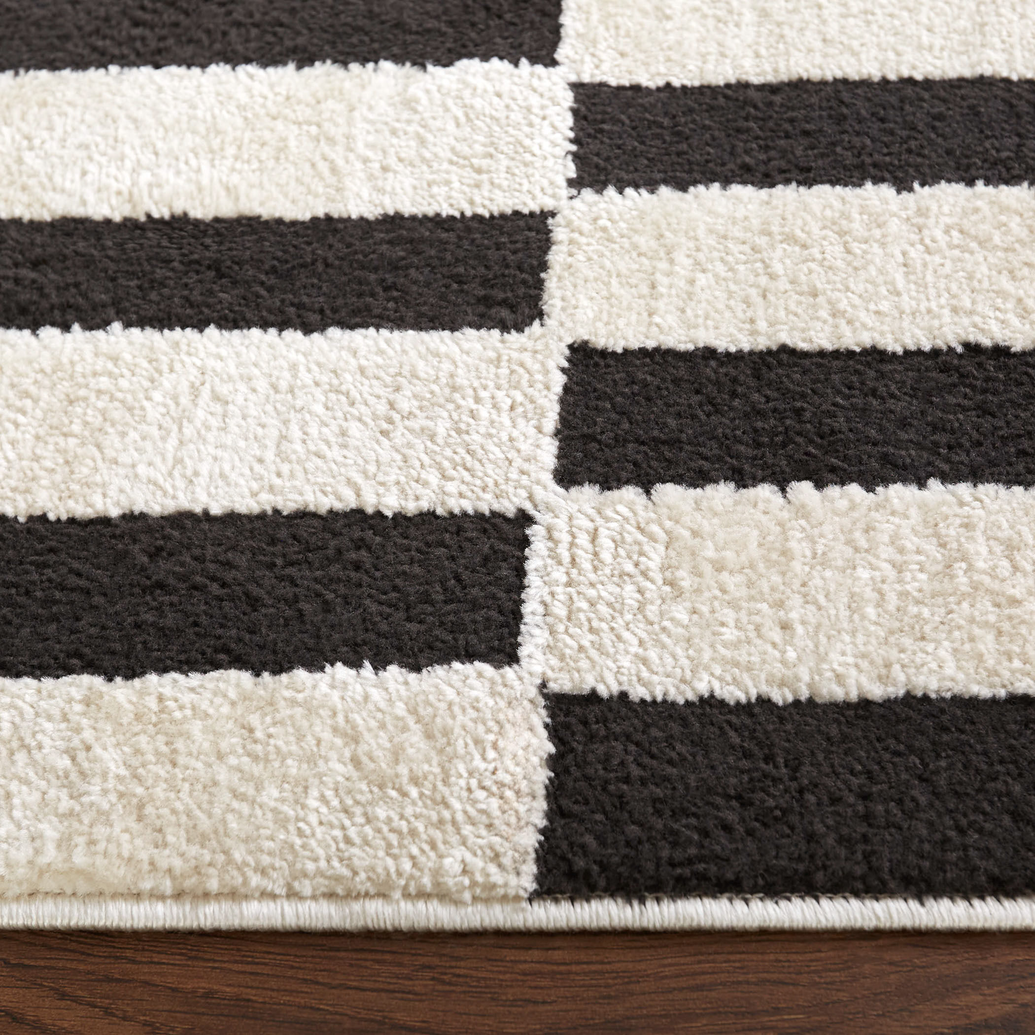 Optika 114 X 79 inch Black/White Rug in 6 x 9