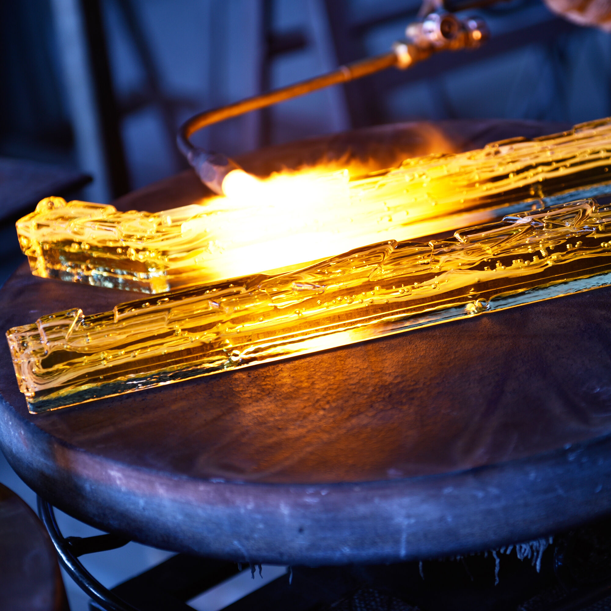 Contour LED 7.2 inch Brass Vanity Light Wall Light