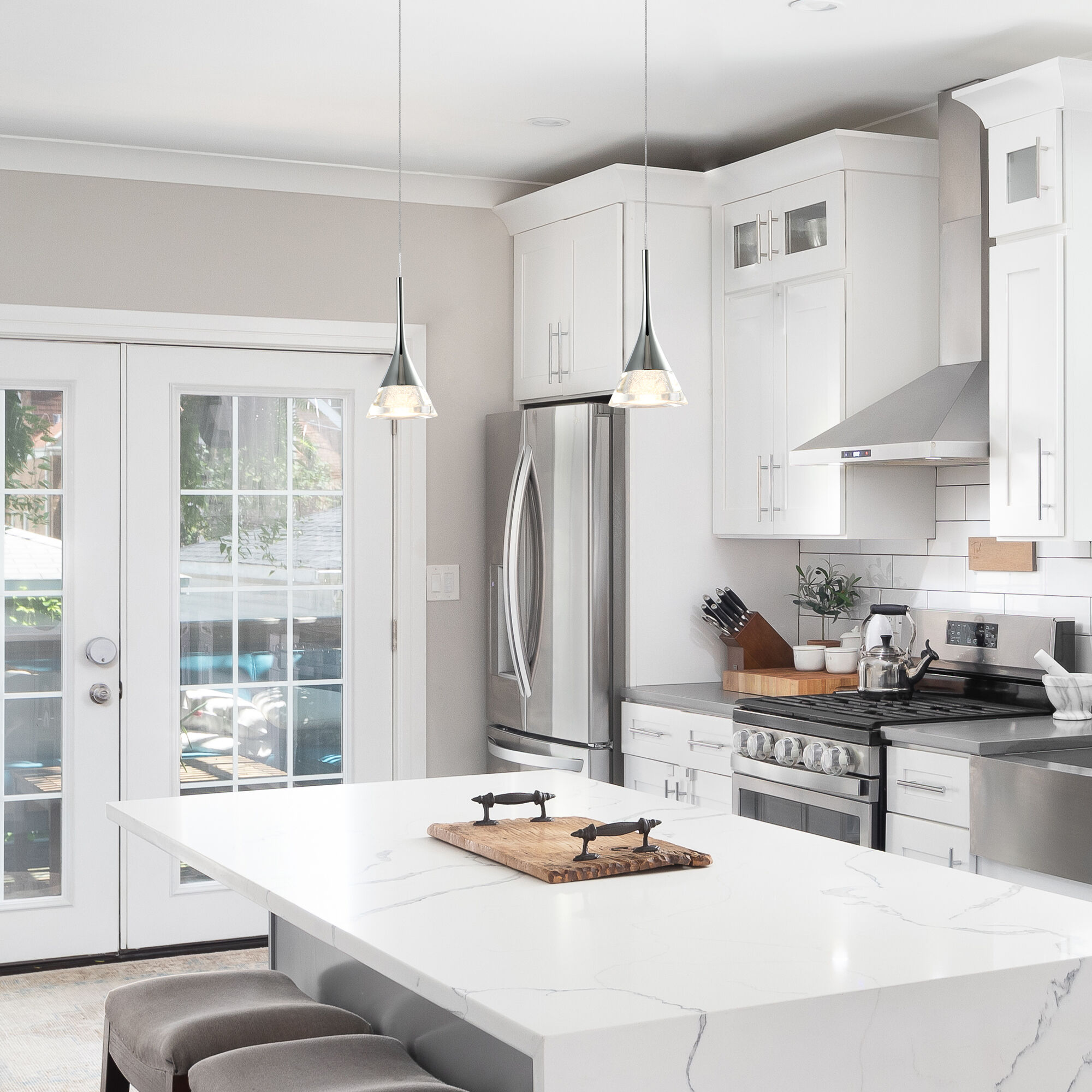 Artisan Collection/AMALFI Series 4.75 inch Black Pendant Ceiling Light