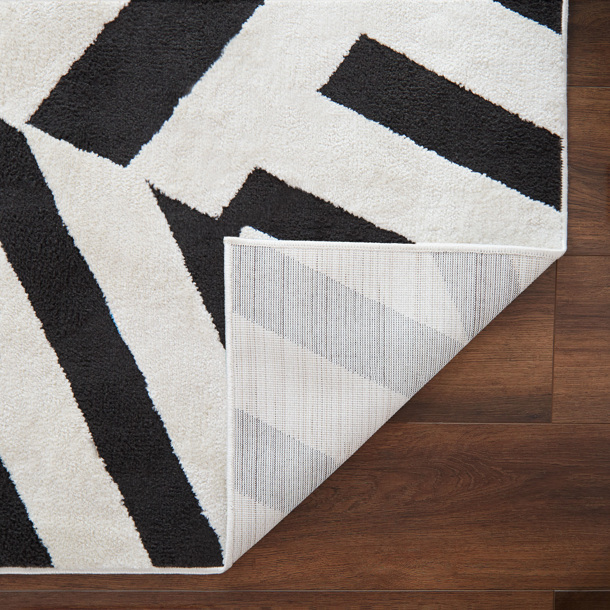 Optika 36 X 24 inch Black/White Rug in 2 x 3