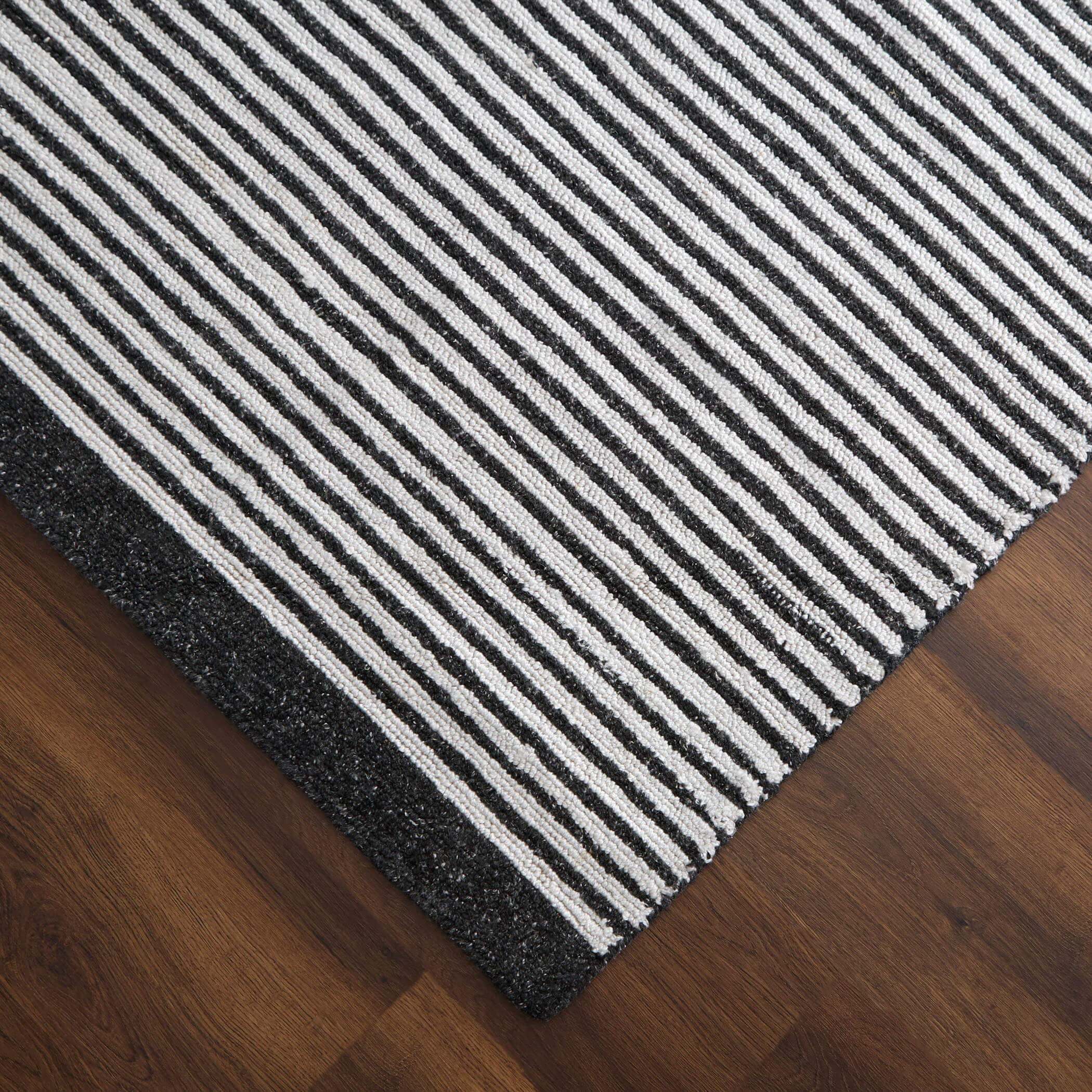 Myra 36 X 24 inch Black/White Rug in 2 x 3