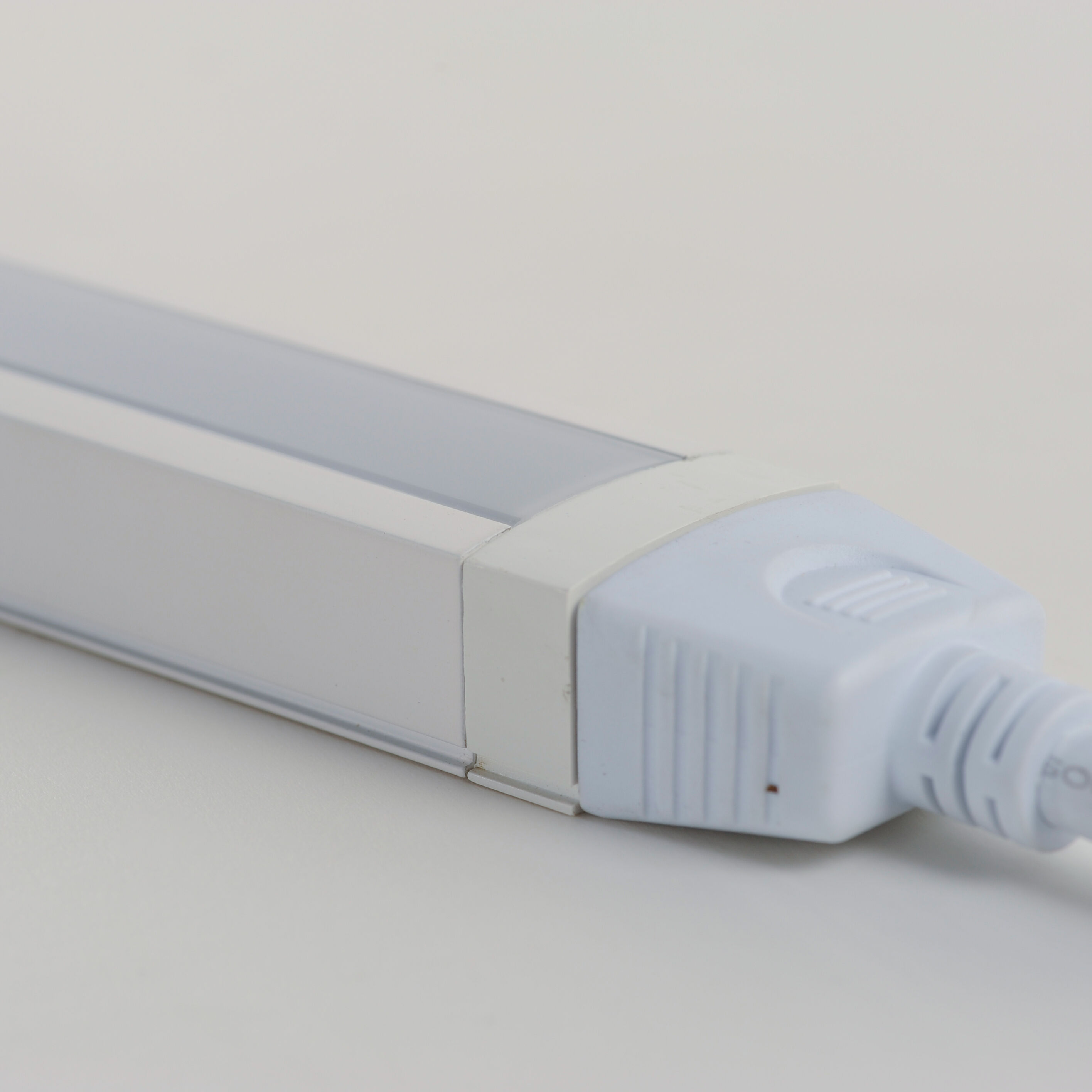 CounterMax 120V Slim Stick 120 LED 30 inch White Under Cabinet