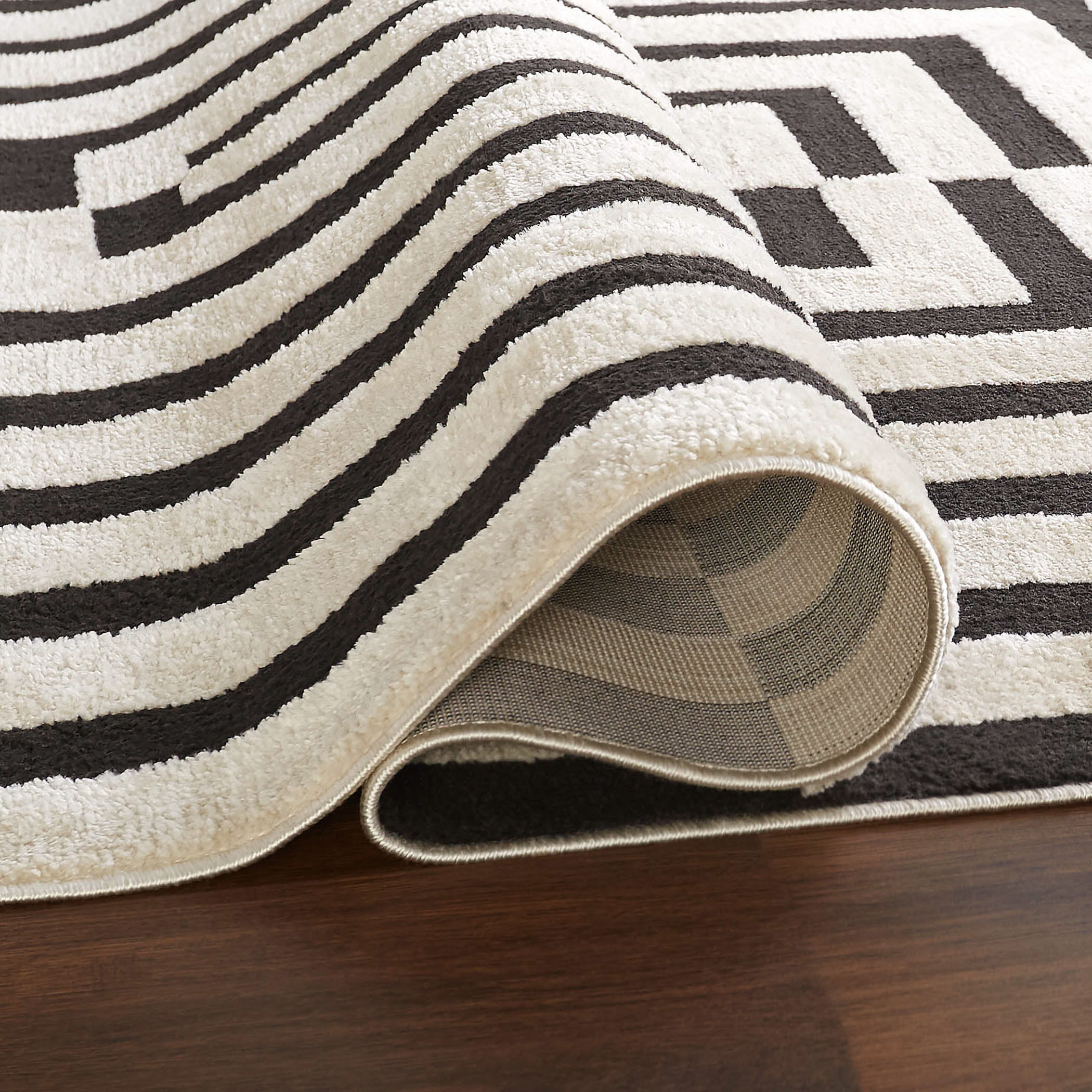 Optika 114 X 79 inch Black/White Rug in 6 x 9