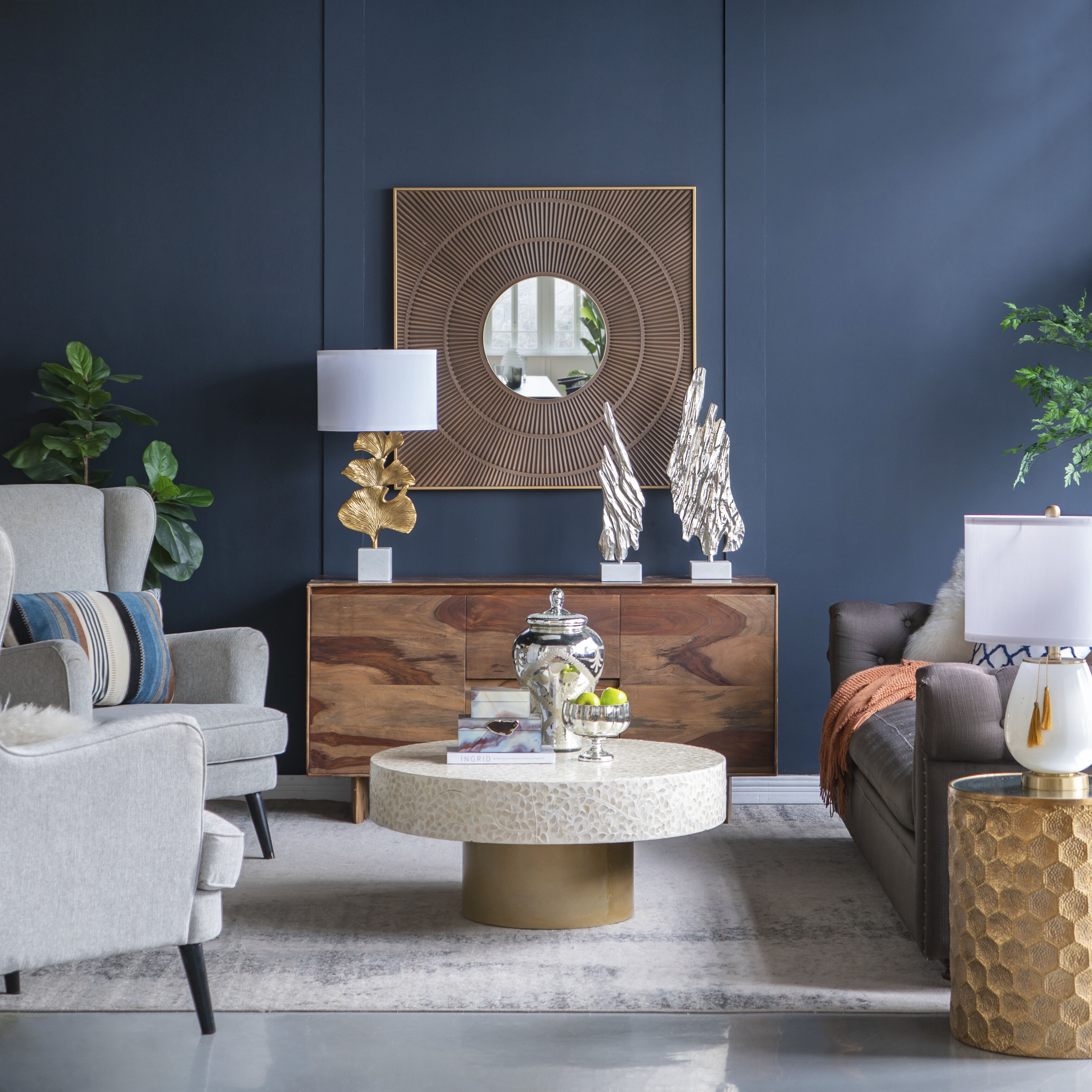 Easley Silver/White Statuaries