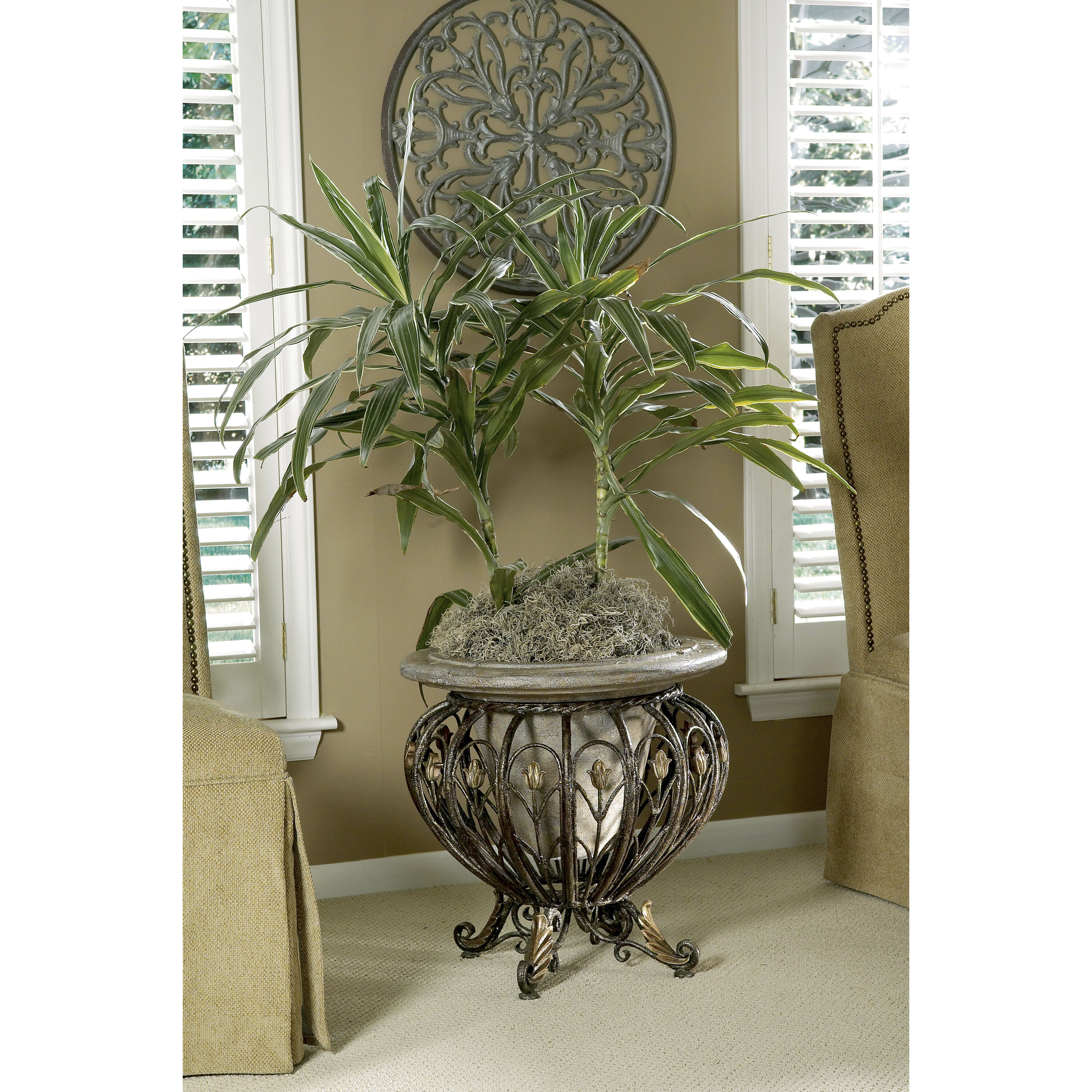 Metalworks Matthias Metal & Stone Heritage Pedestal & Planter