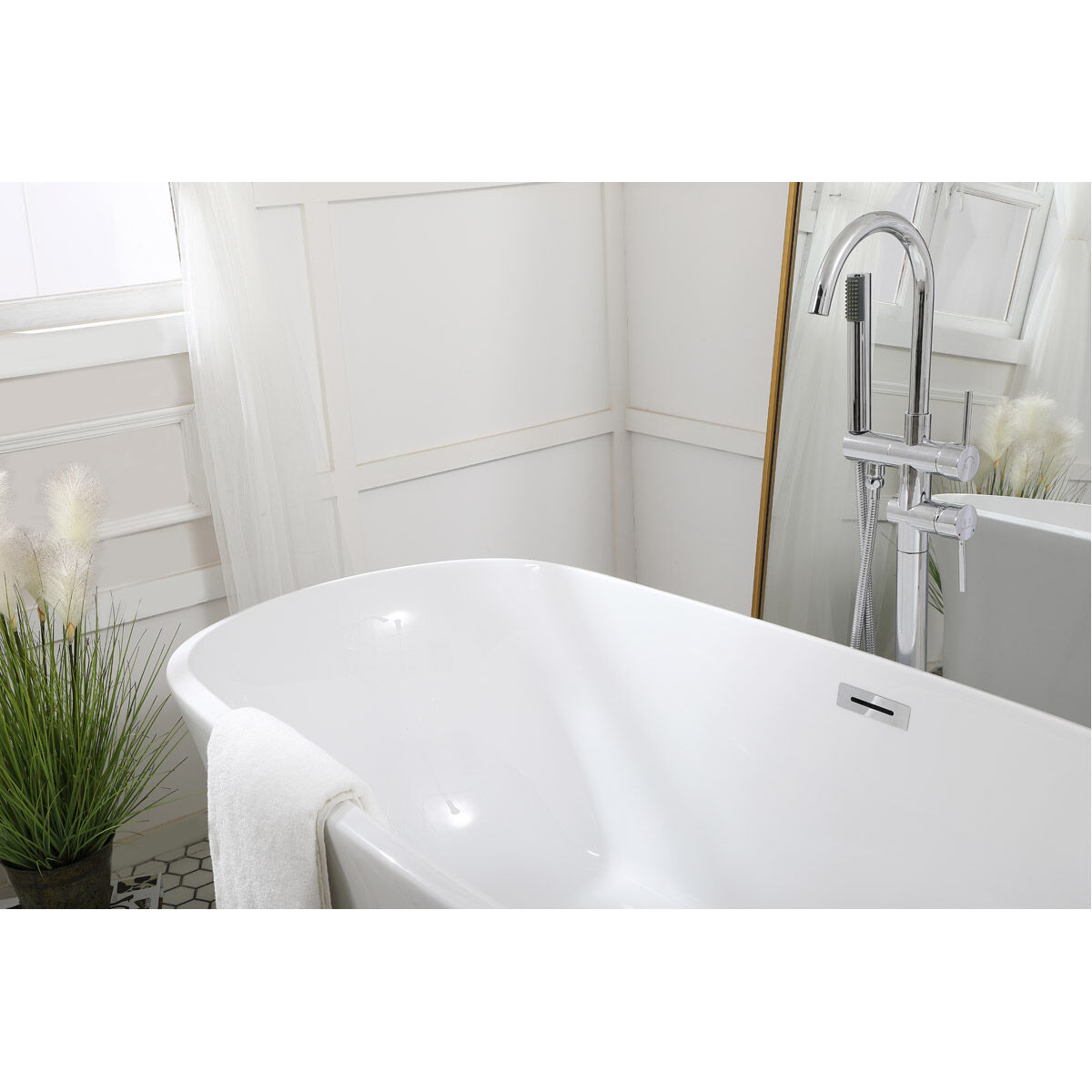 Coralie Glossy White and Chrome Bathtub