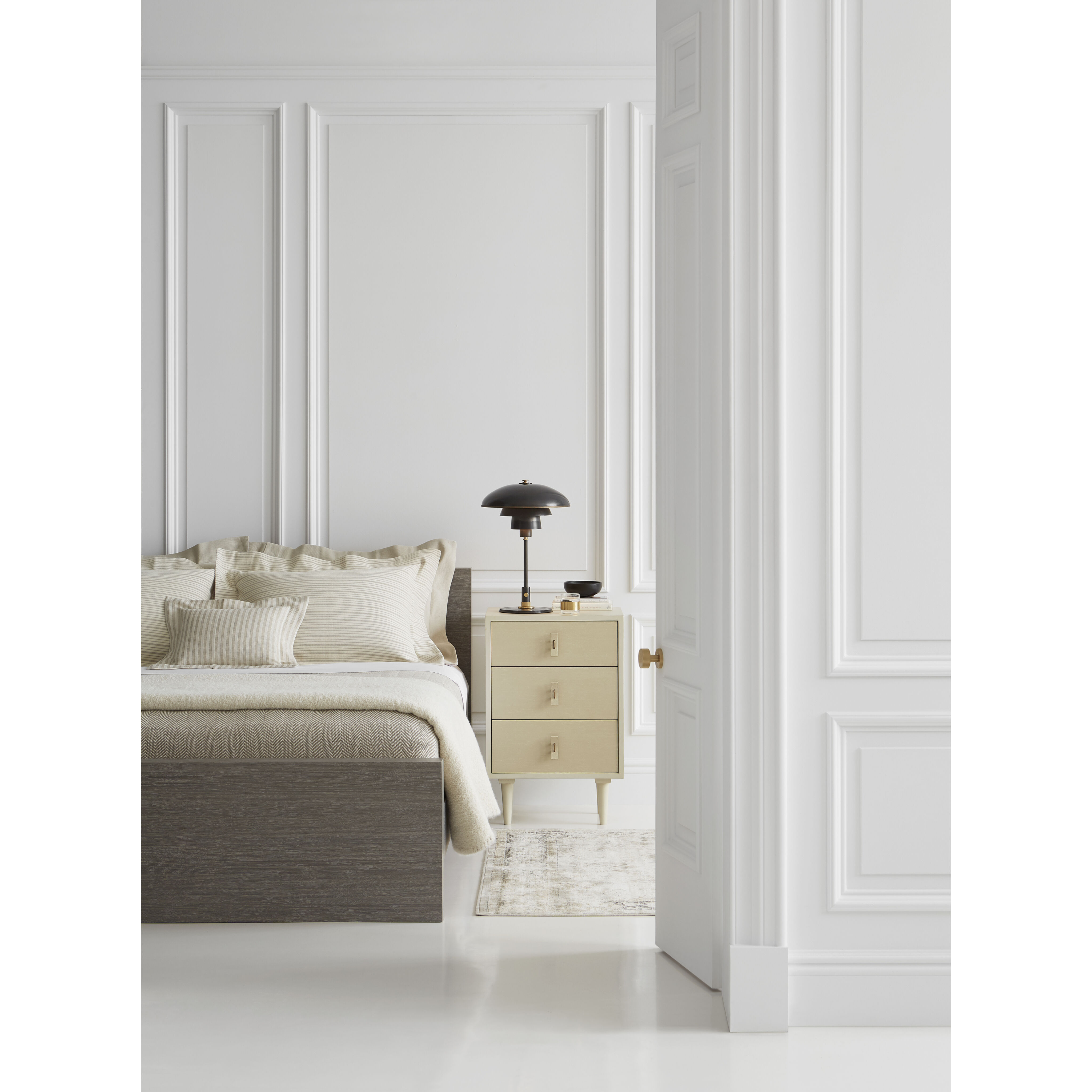 Thomas O'Brien Whitman 19 inch 60.00 watt Bronze and Hand-Rubbed Antique Brass Desk Lamp Portable Light