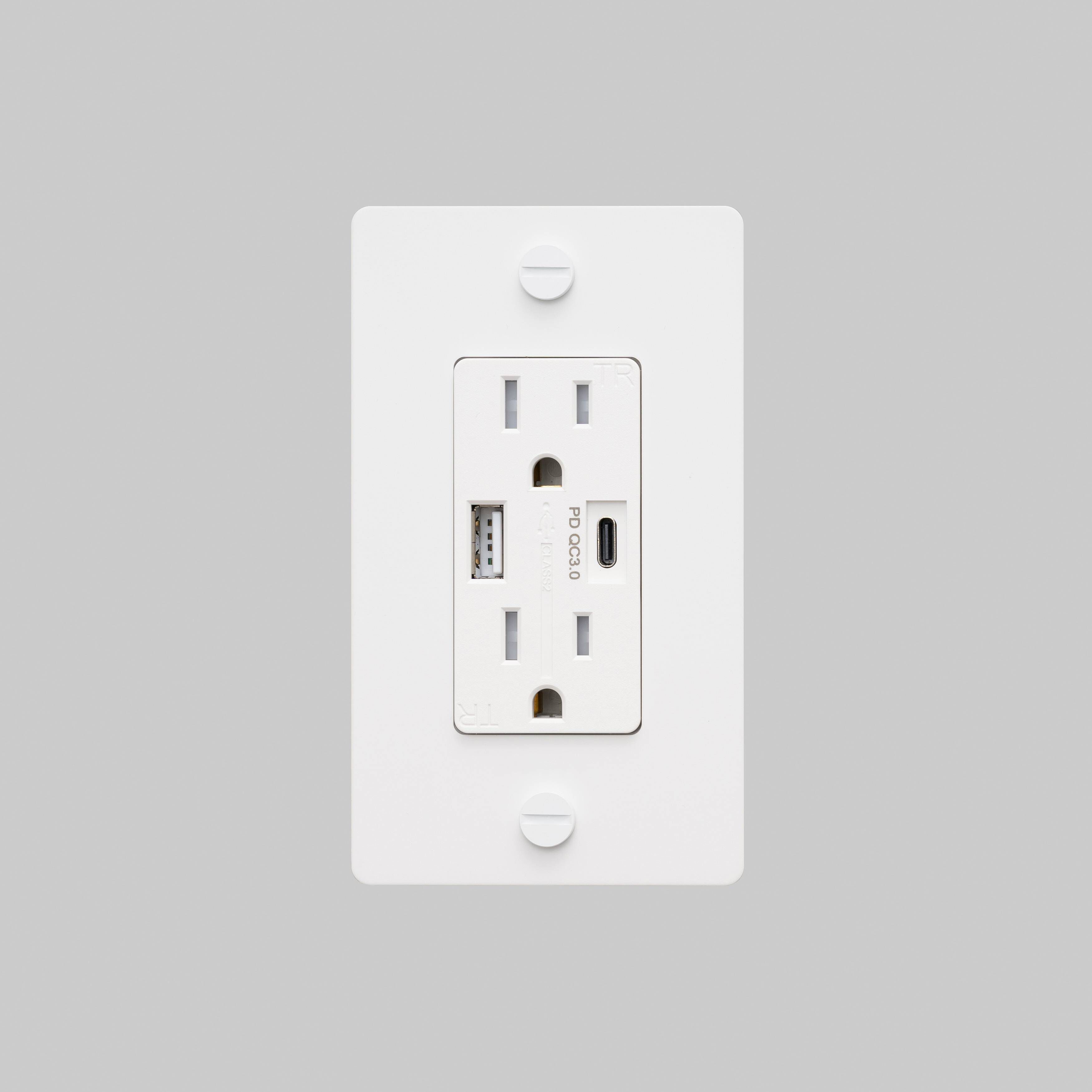 1G Duplex 125 White Outlet, USB A + C