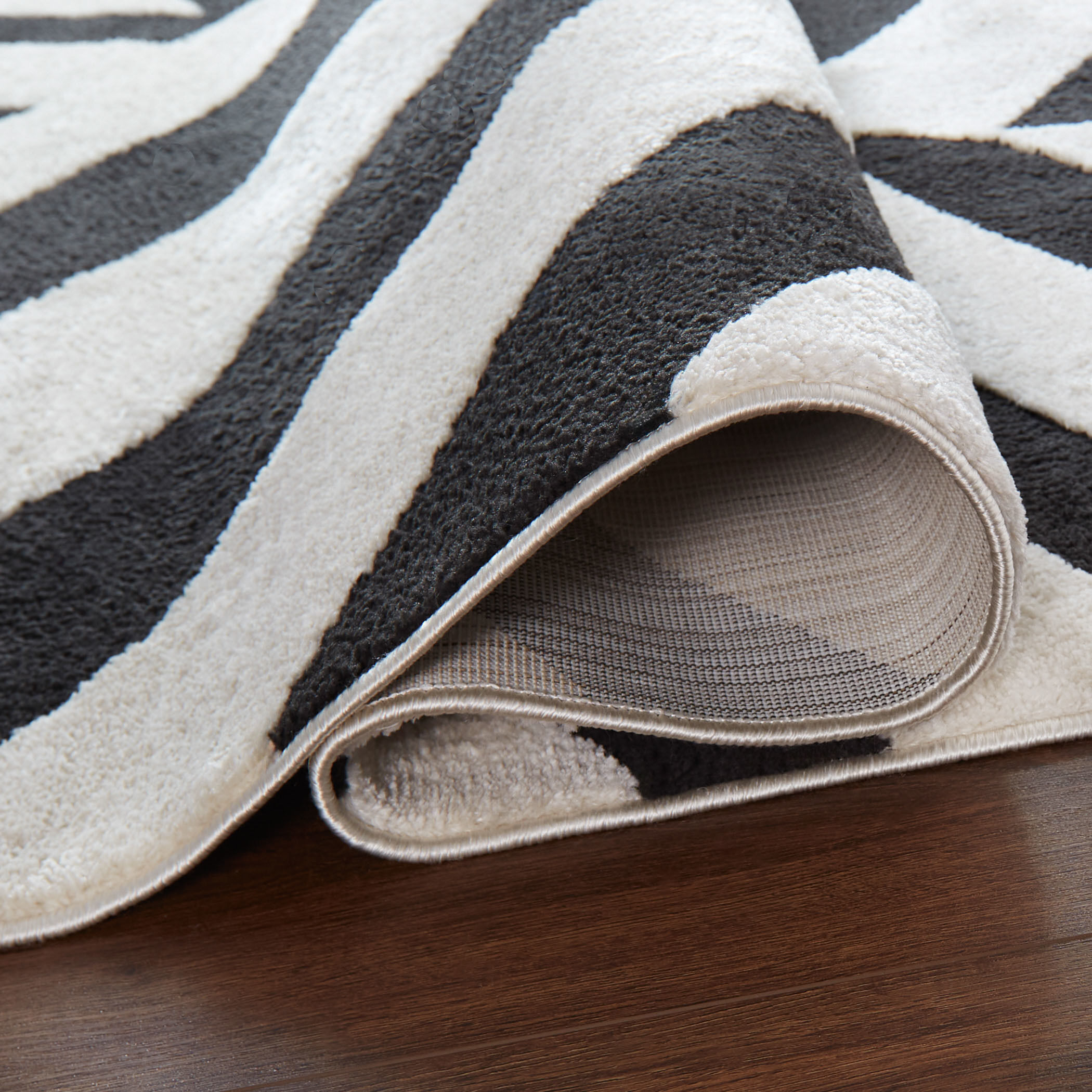 Optika 36 X 24 inch Black/White Rug in 2 x 3