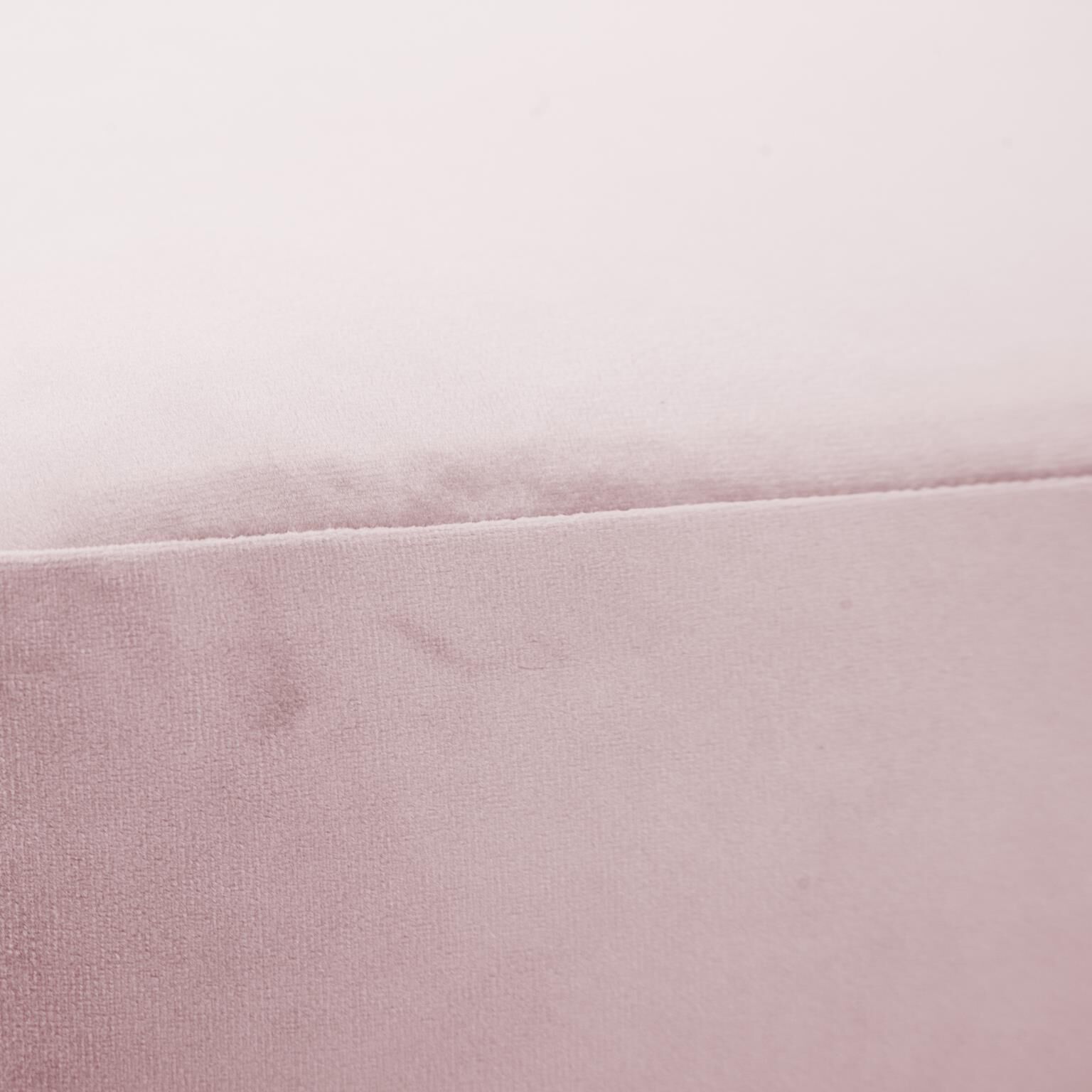 Bella Universal 18 inch Rose 36 Round Ottoman