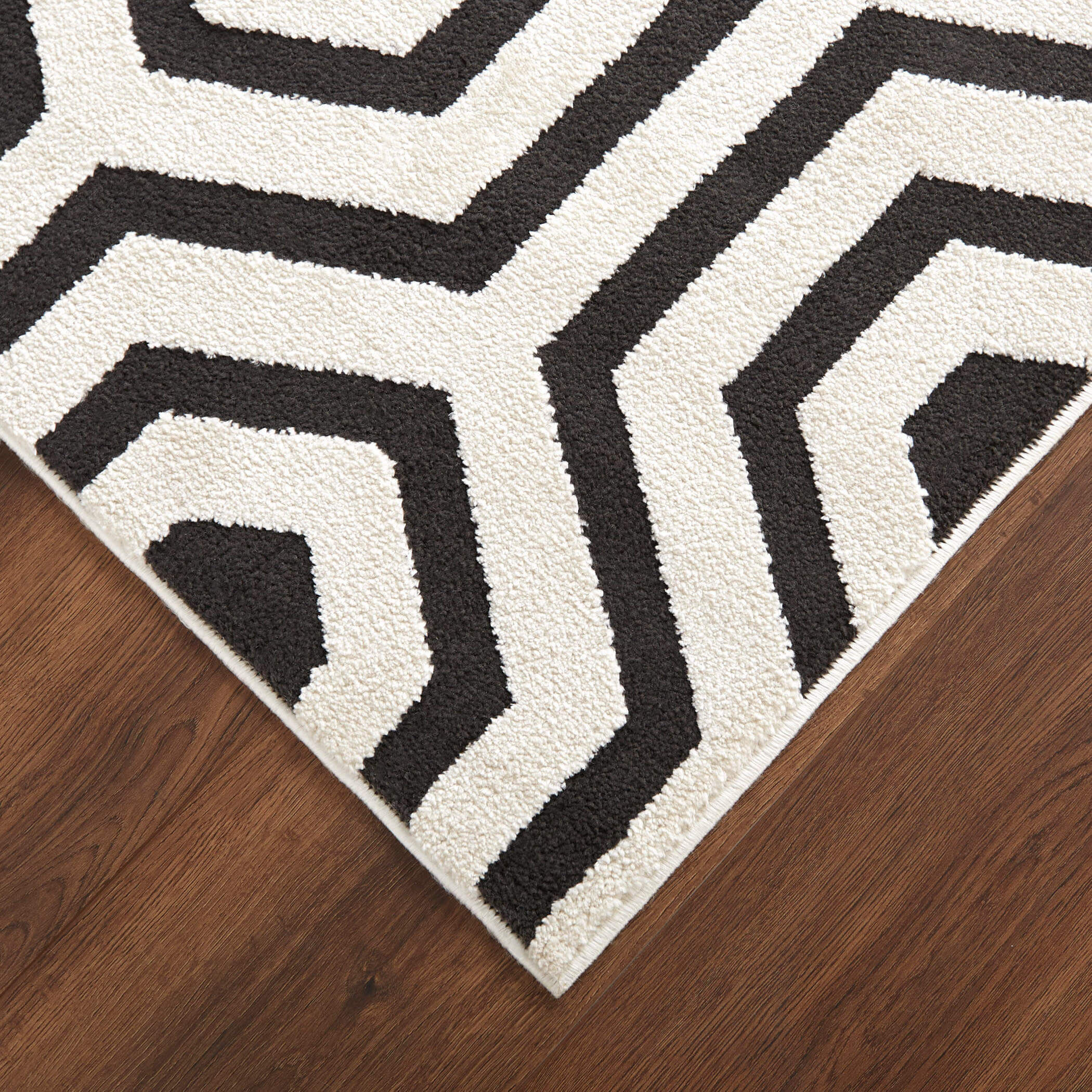 Optika 114 X 79 inch Black/White Rug in 6 x 9