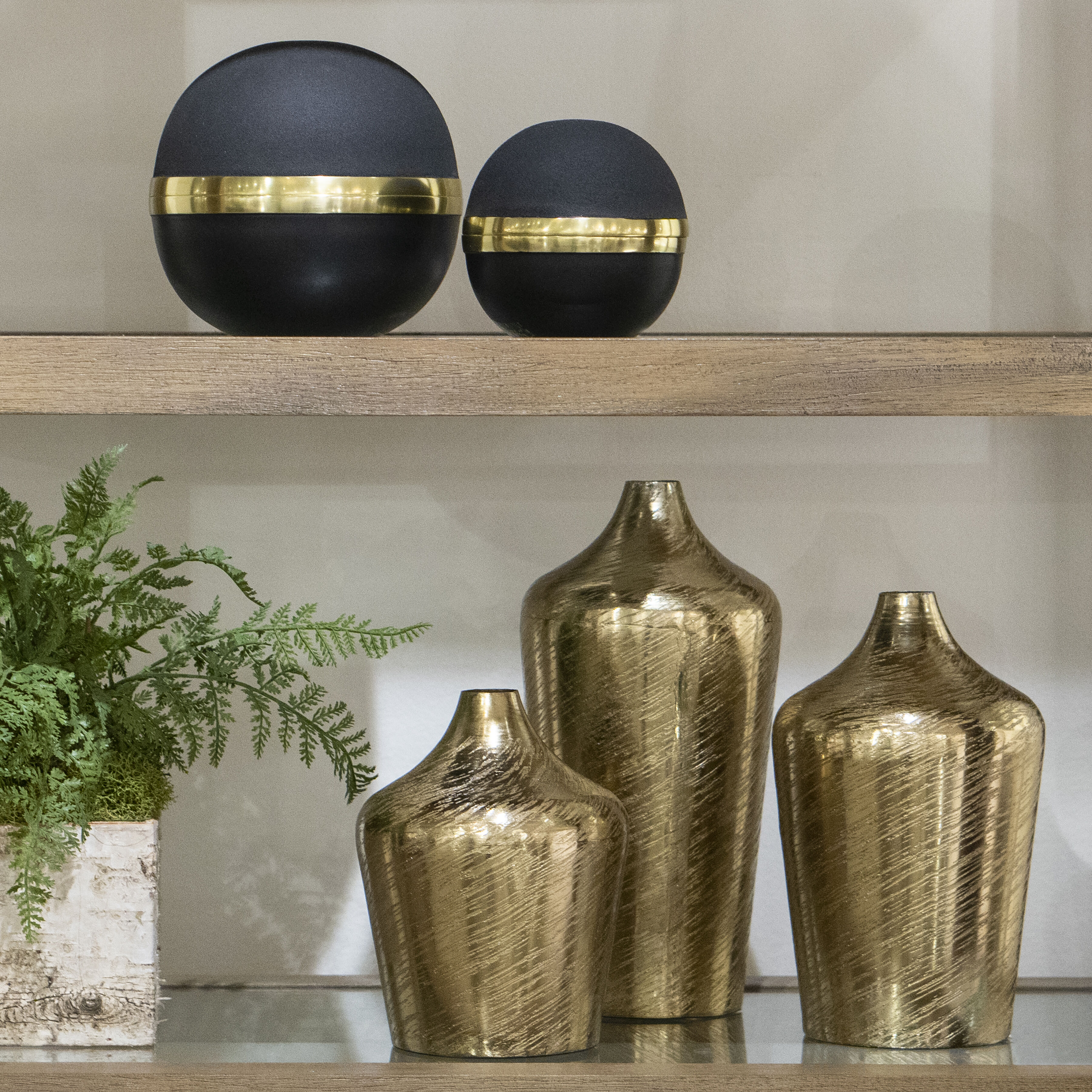 Caliza 8 X 6 inch Vase