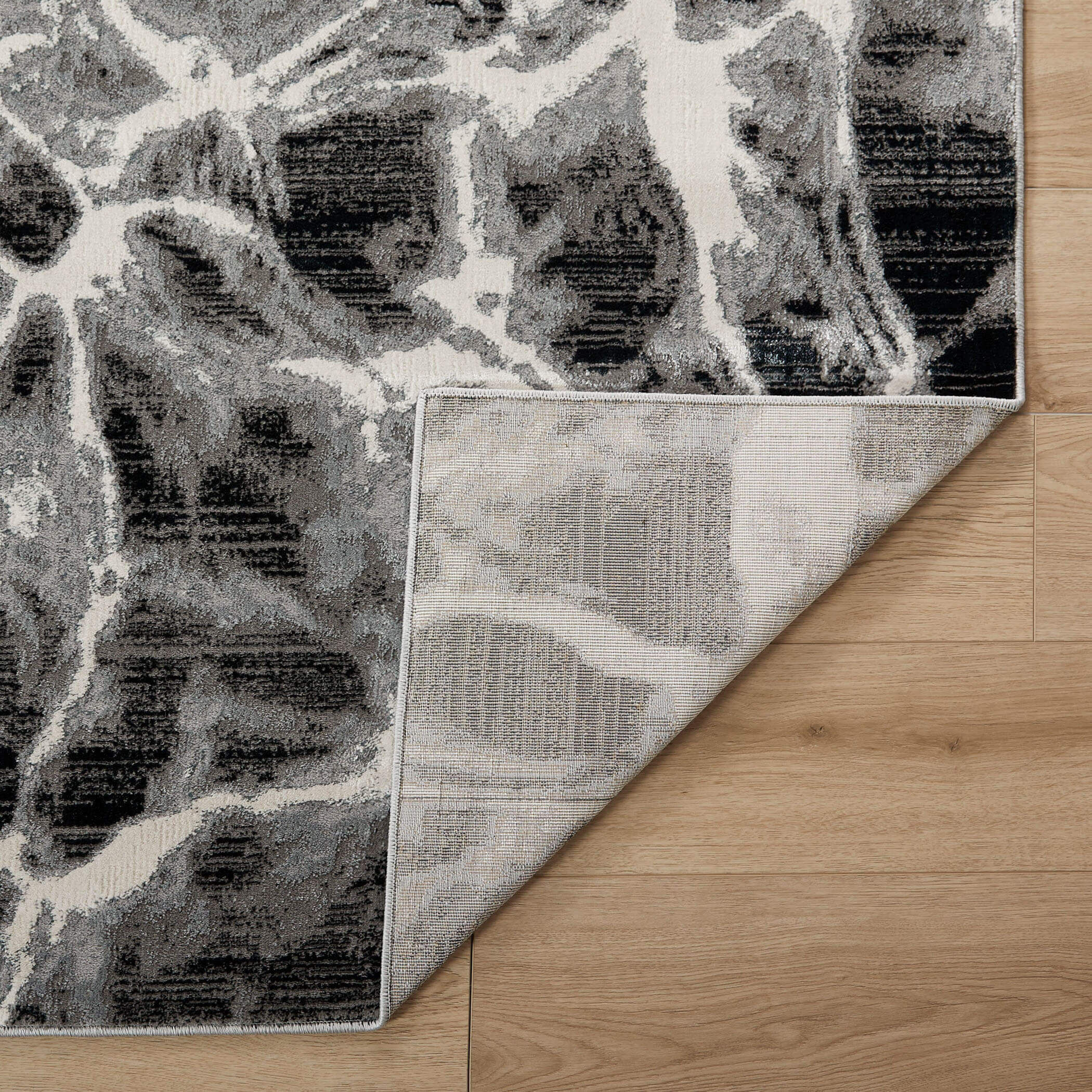 Artema 90 X 63 inch Grey Rug in 5 x 7