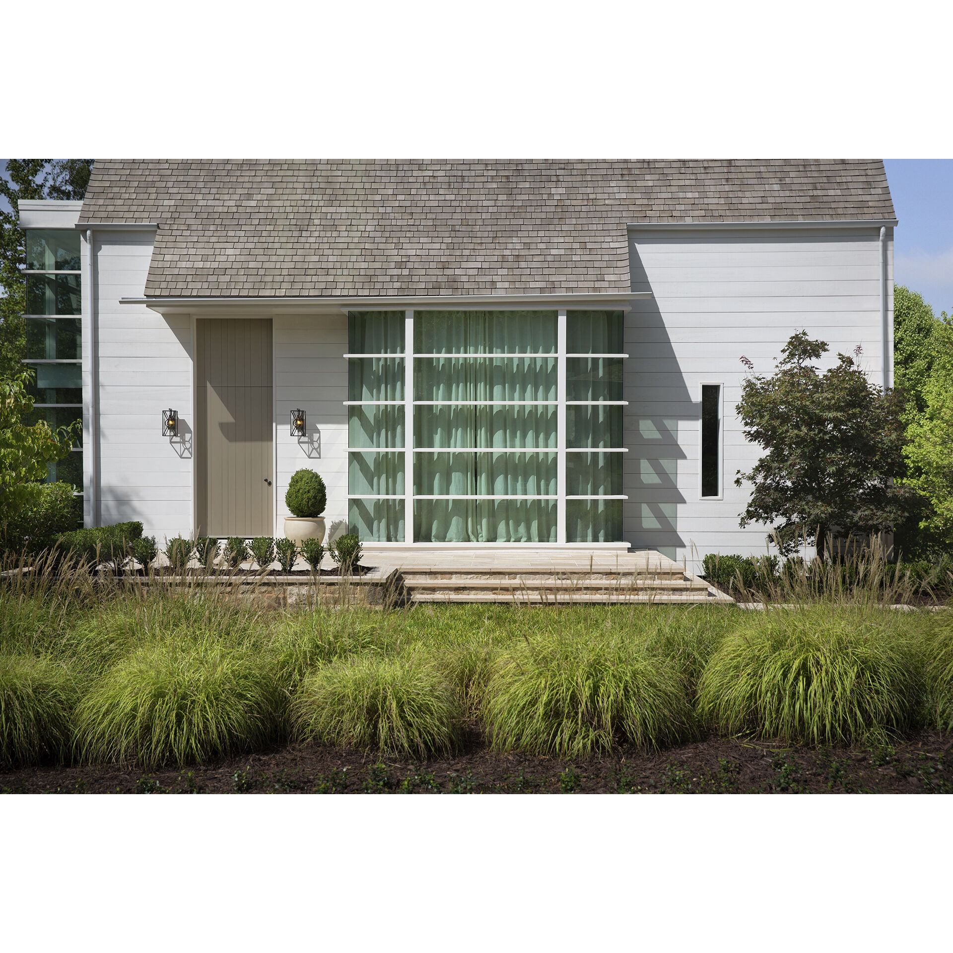 Coastal Elements Brixton Outdoor Wall Mount Lantern in Black, Small