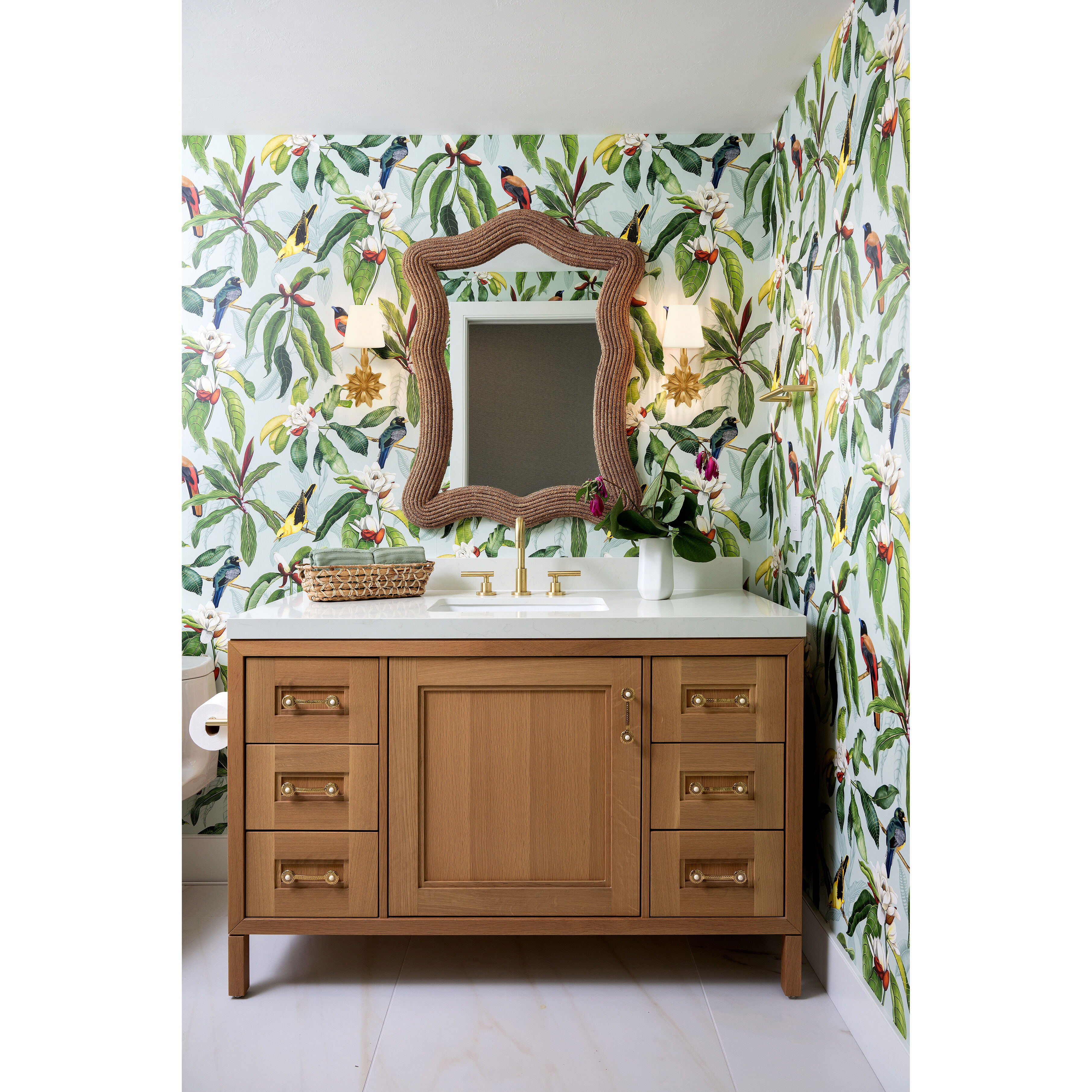 Broche Bath Sconce Wall Light in Antique Gold