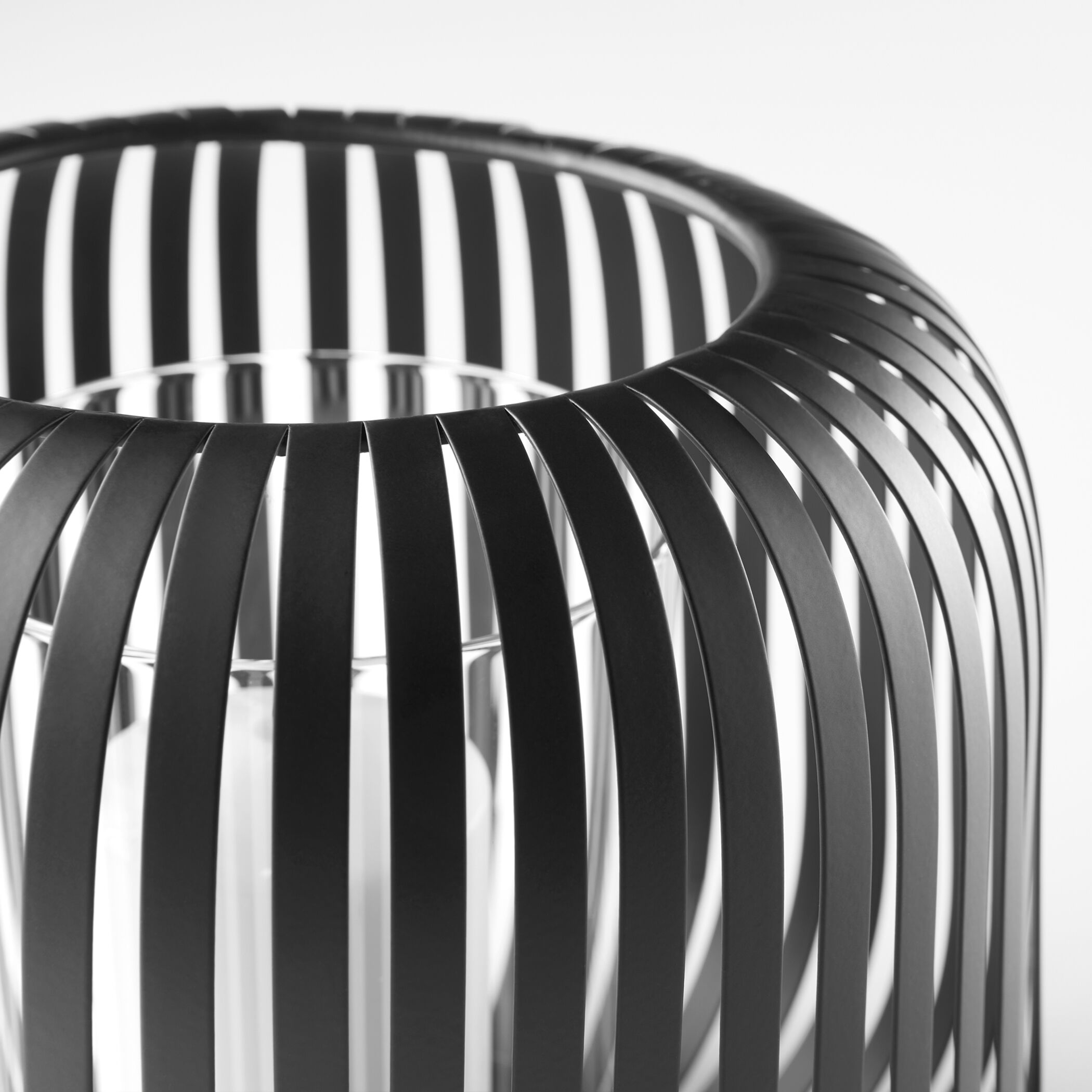 Liny 10.5 X 9 inch Hurricane, Large