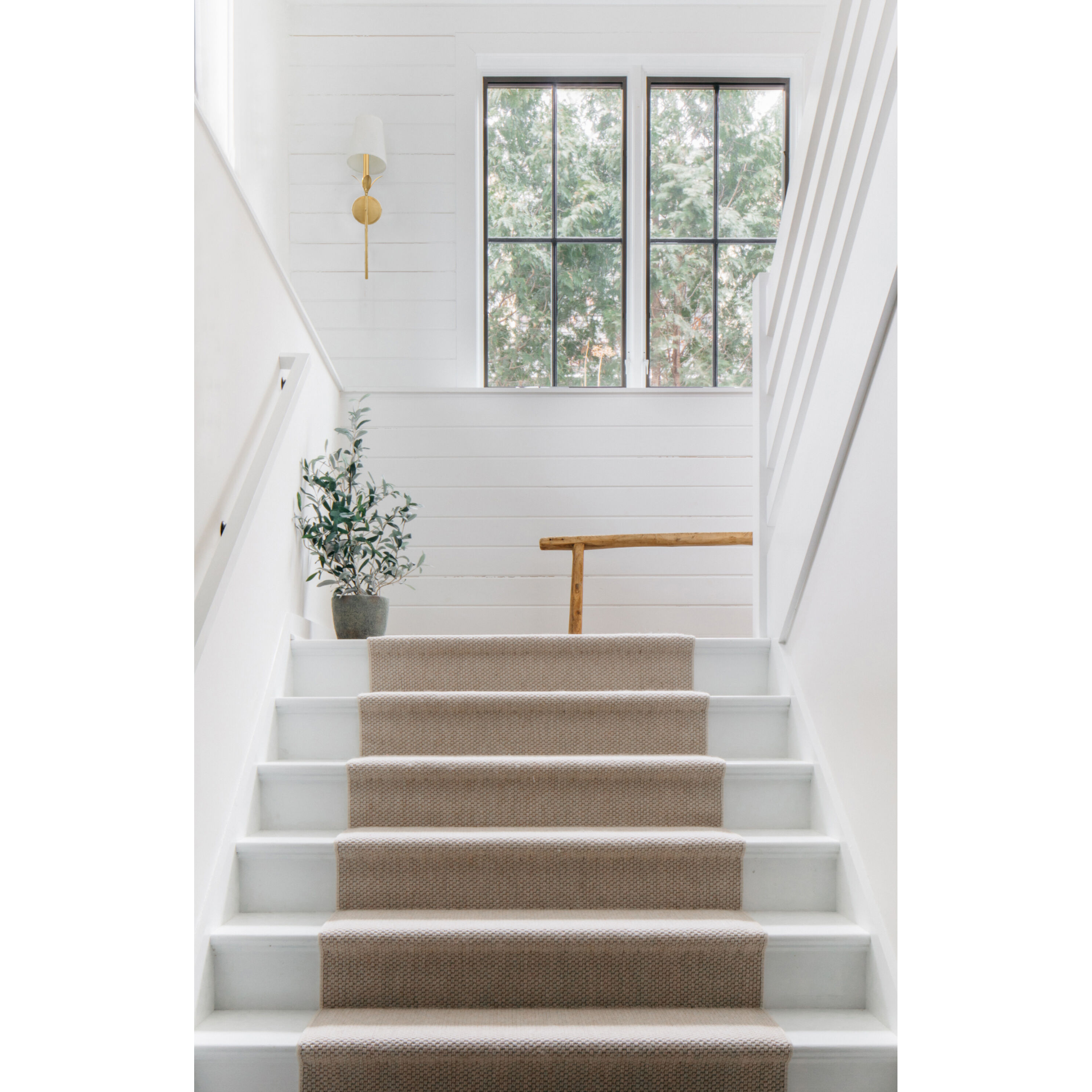 Broche Sconce Wall Light in Antique Gold