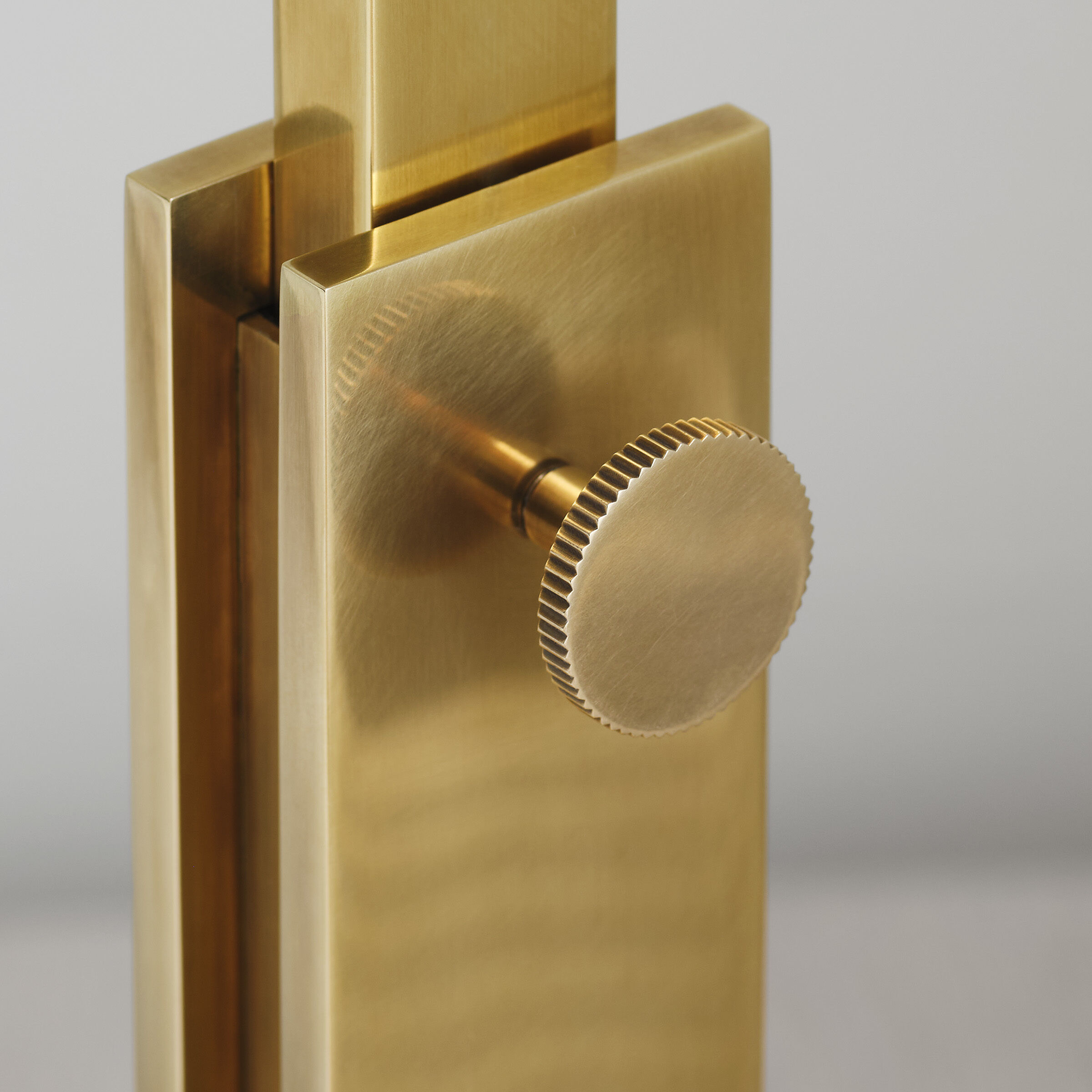 Ray Booth Cadmus 26.5 inch 15 watt Antique Brass Adjustable Table Lamp Portable Light, Large