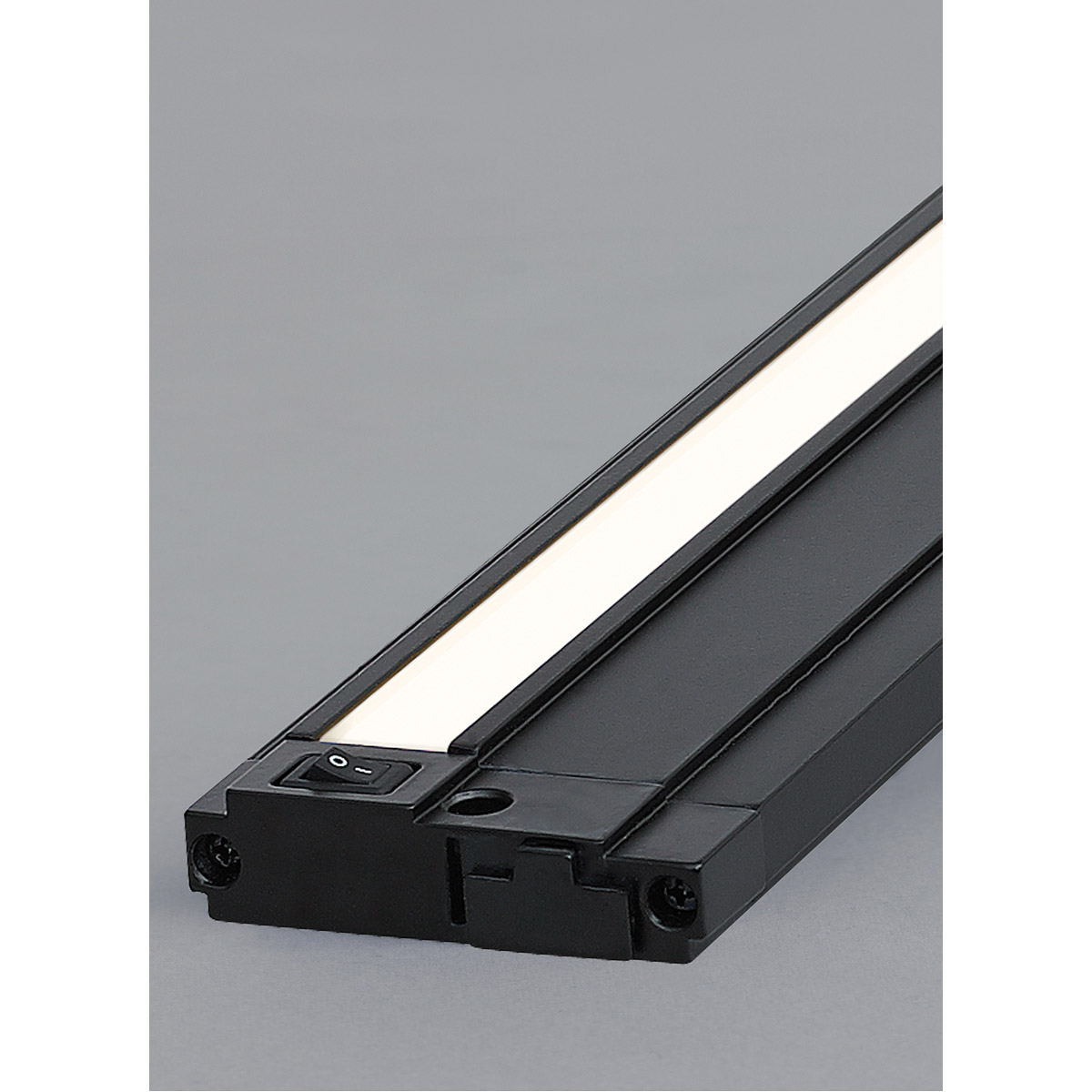 Unilume Slimline 120 LED 19.2 inch Black Undercabinet Light in LED 90 CRI 3000K, 19 inch